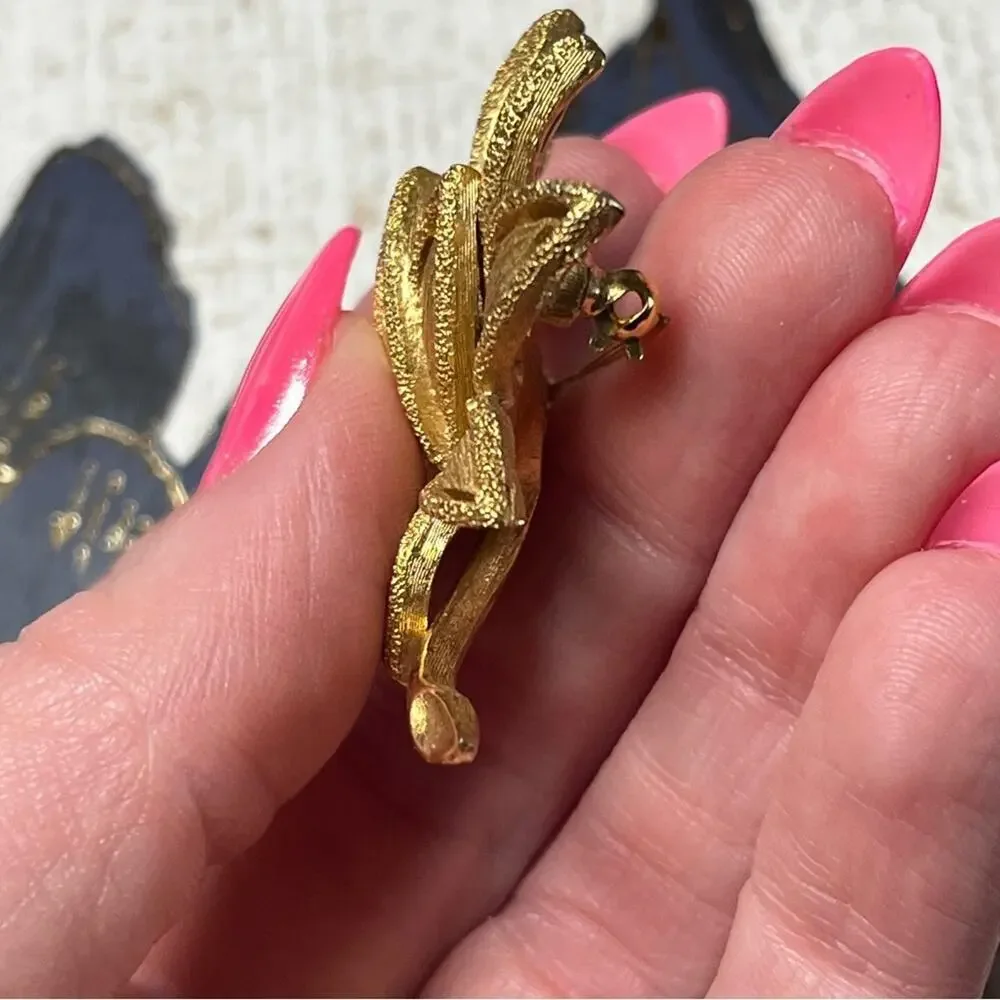 Vintage 70s 1970s Large Oversized Gold Tone Lotus Flower Floral Brooch Pin D1